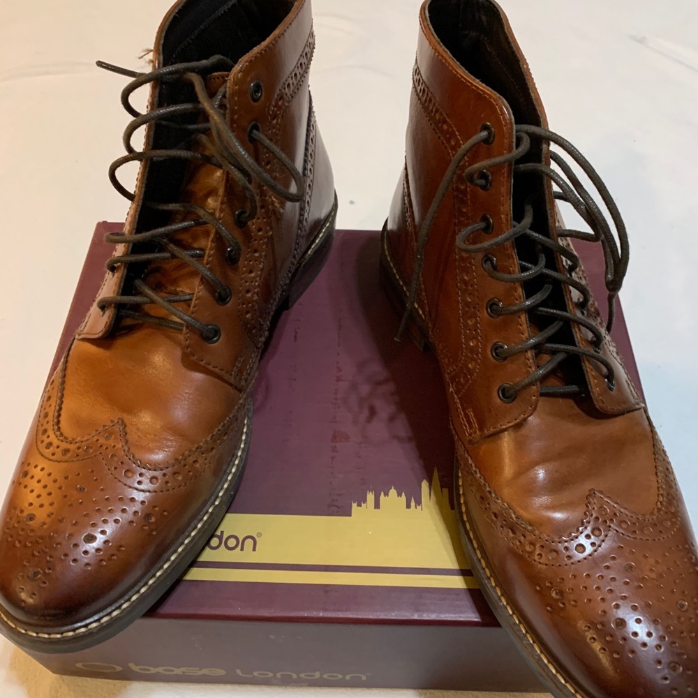 Men’s Leather Wingtip Boots